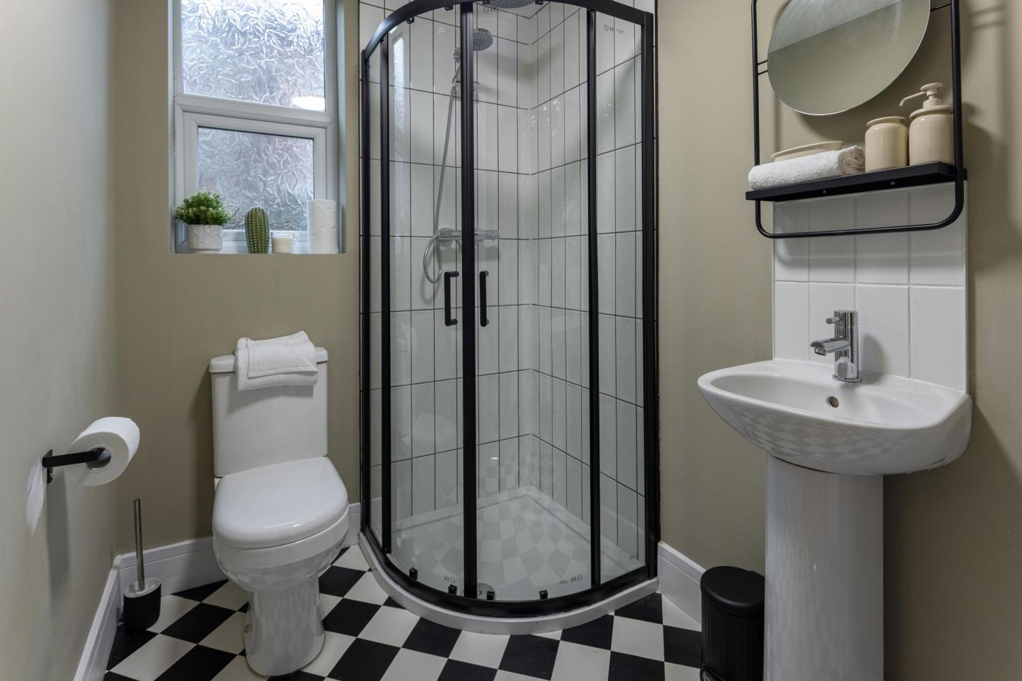 Broughton Place: Contemporary In Apartment Liverpool