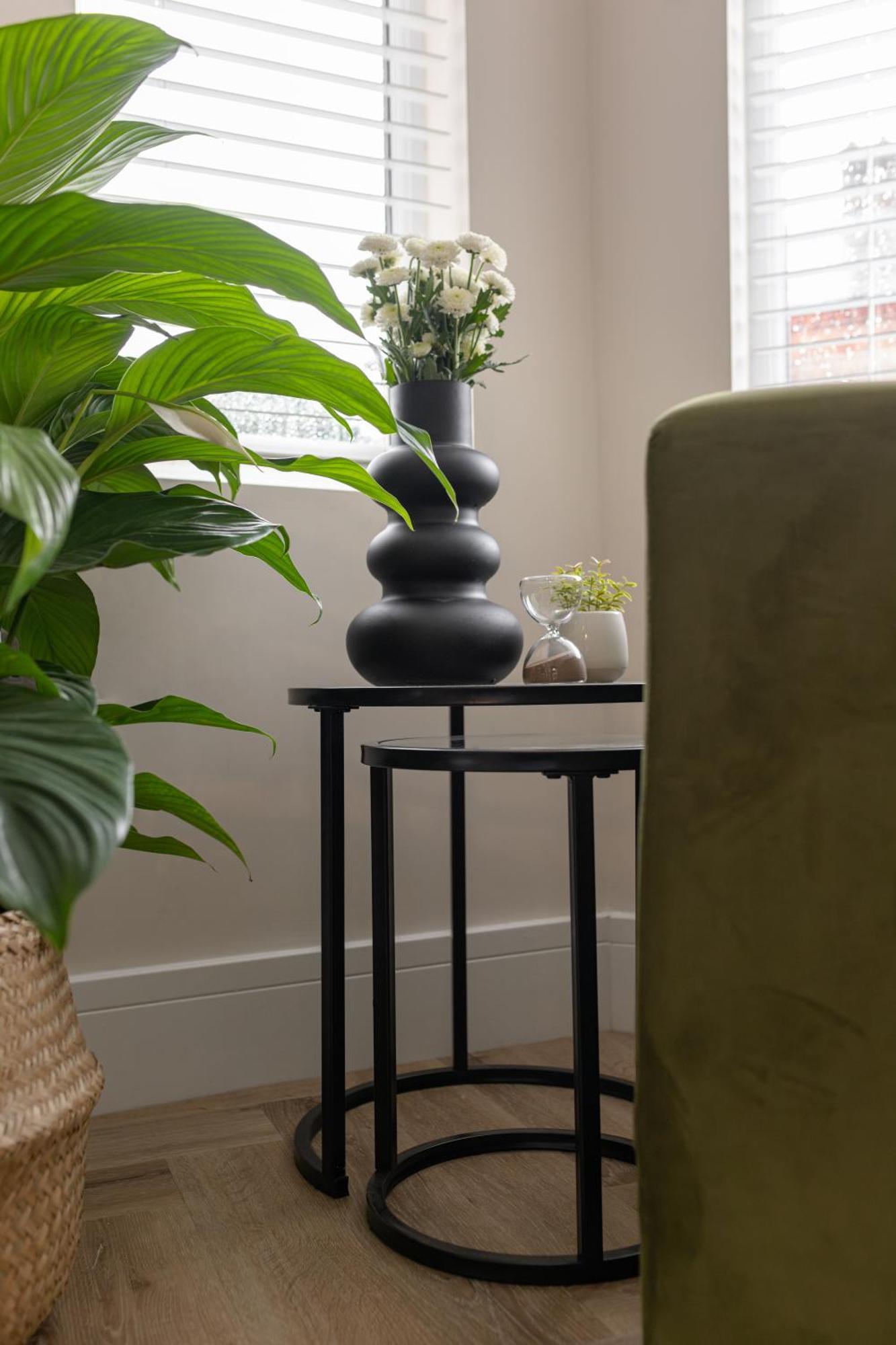Broughton Place: Contemporary In Apartment *