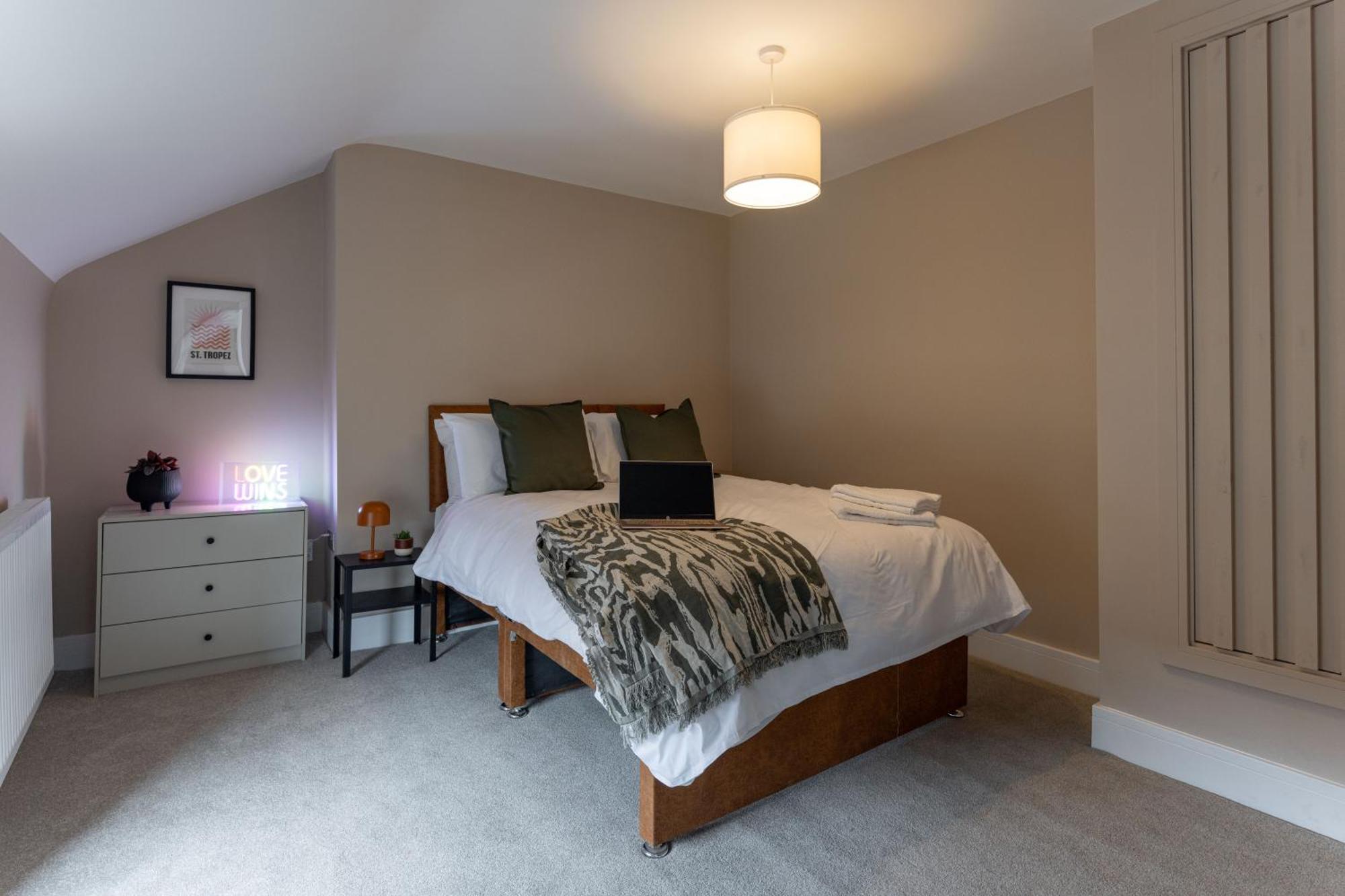 Broughton Place: Contemporary In Liverpool
