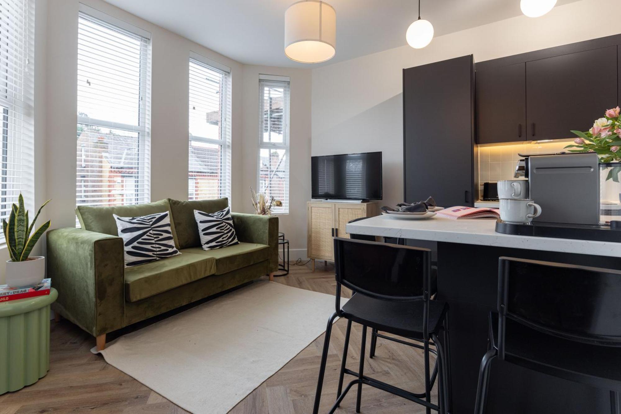 Broughton Place: Contemporary In Apartment