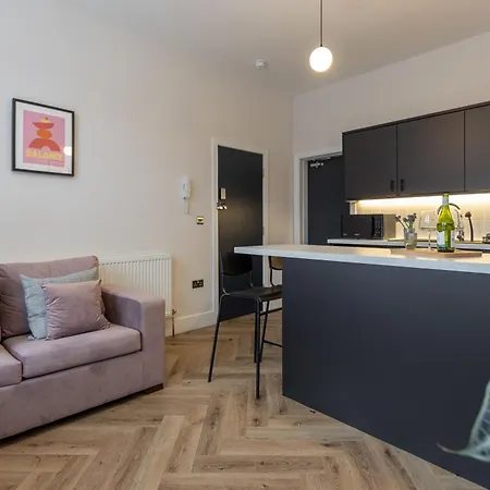 Broughton Place: Contemporary Apartments In Liverpool Exterior photo