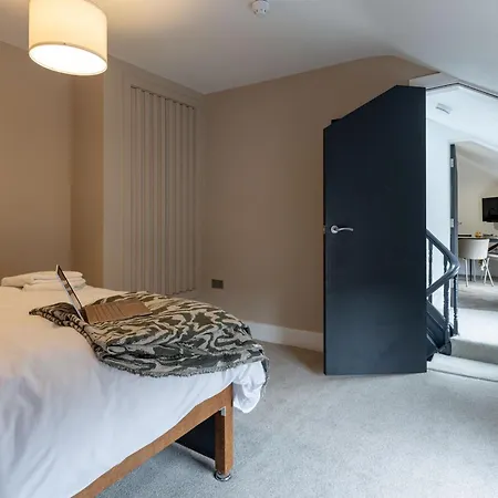 Broughton Place: Contemporary Apartments In Liverpool Exterior photo