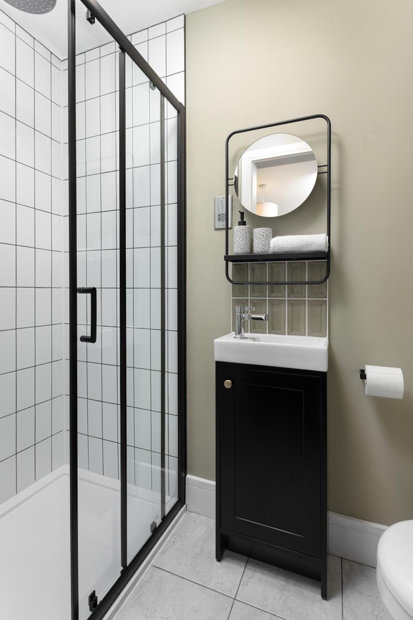 Apartment Broughton Place: Contemporary In