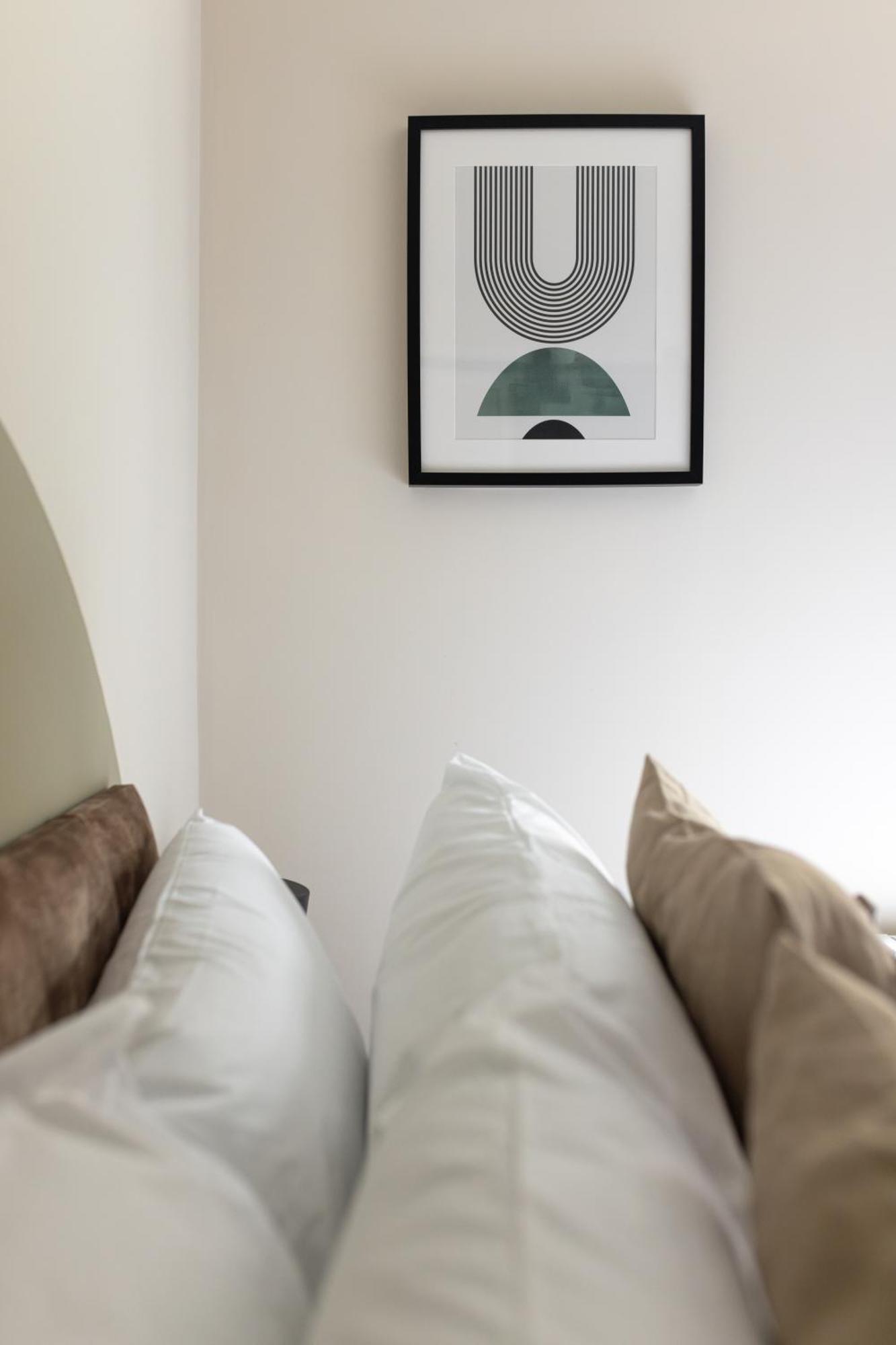 Apartamento Broughton Place: Contemporary In *