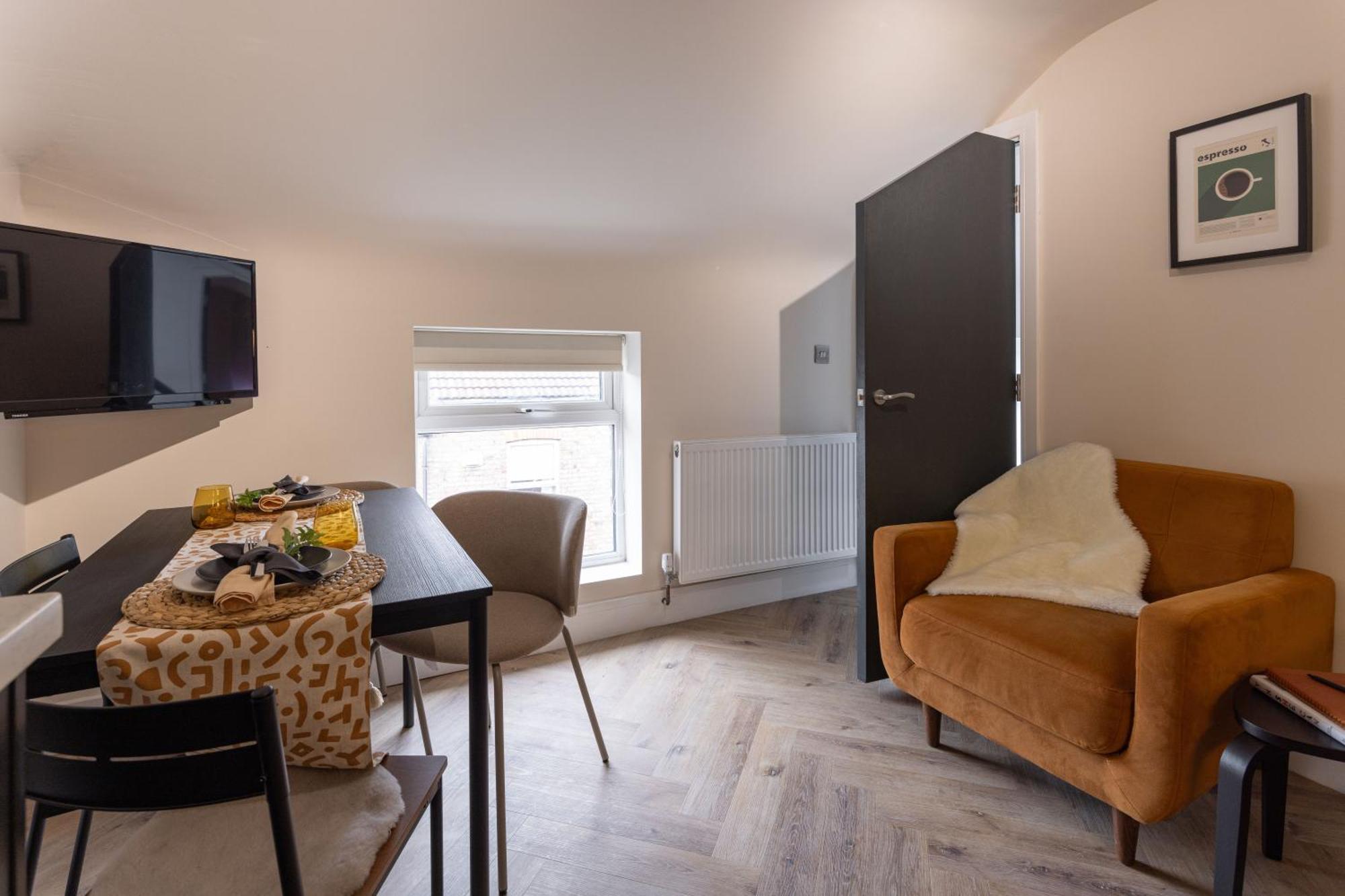 Apartment Broughton Place: Contemporary In *